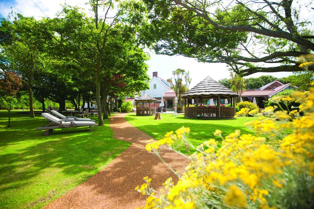 The Farmhouse Hotel And Restaurant Saint Saviour Facilidades foto